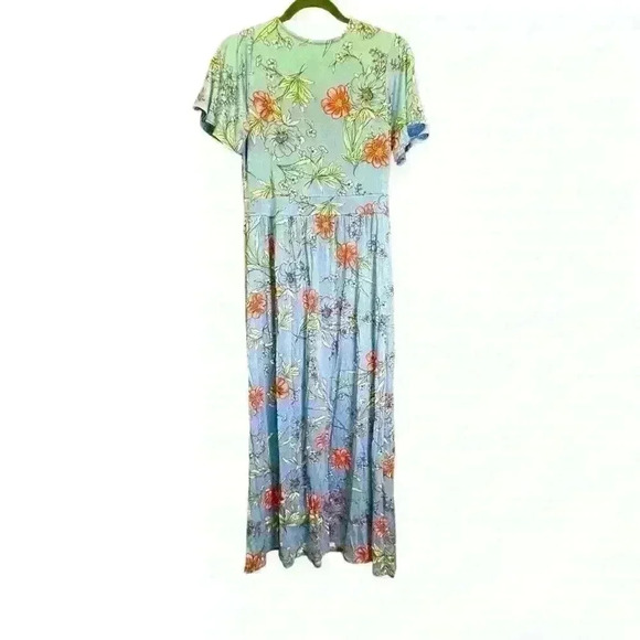 41 Hawthorn medium petite v neck fit and flare floral maxi dress - Picture 4 of 5